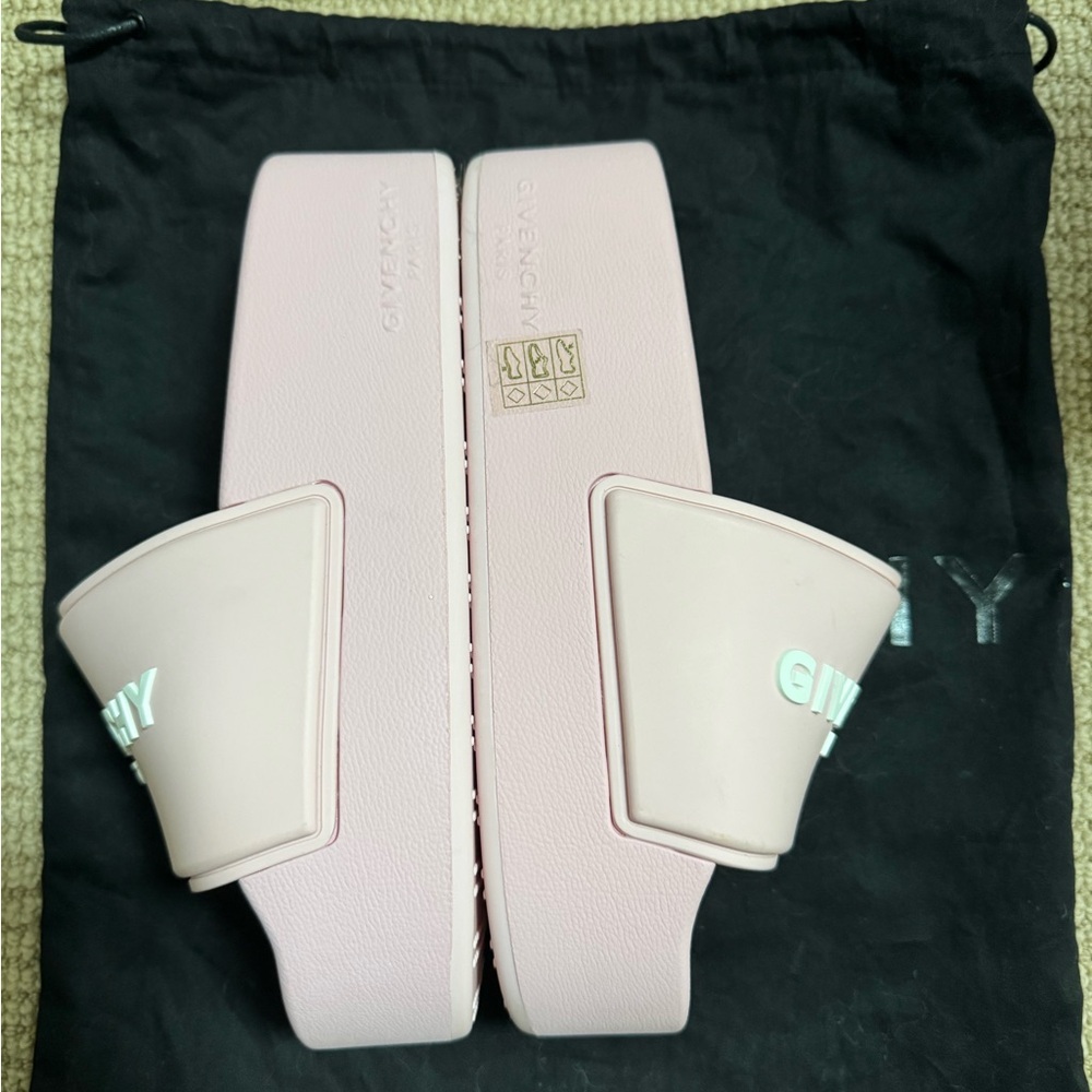 Givenchy Light Pink Logo Slides Platform - Picture 4 of 4